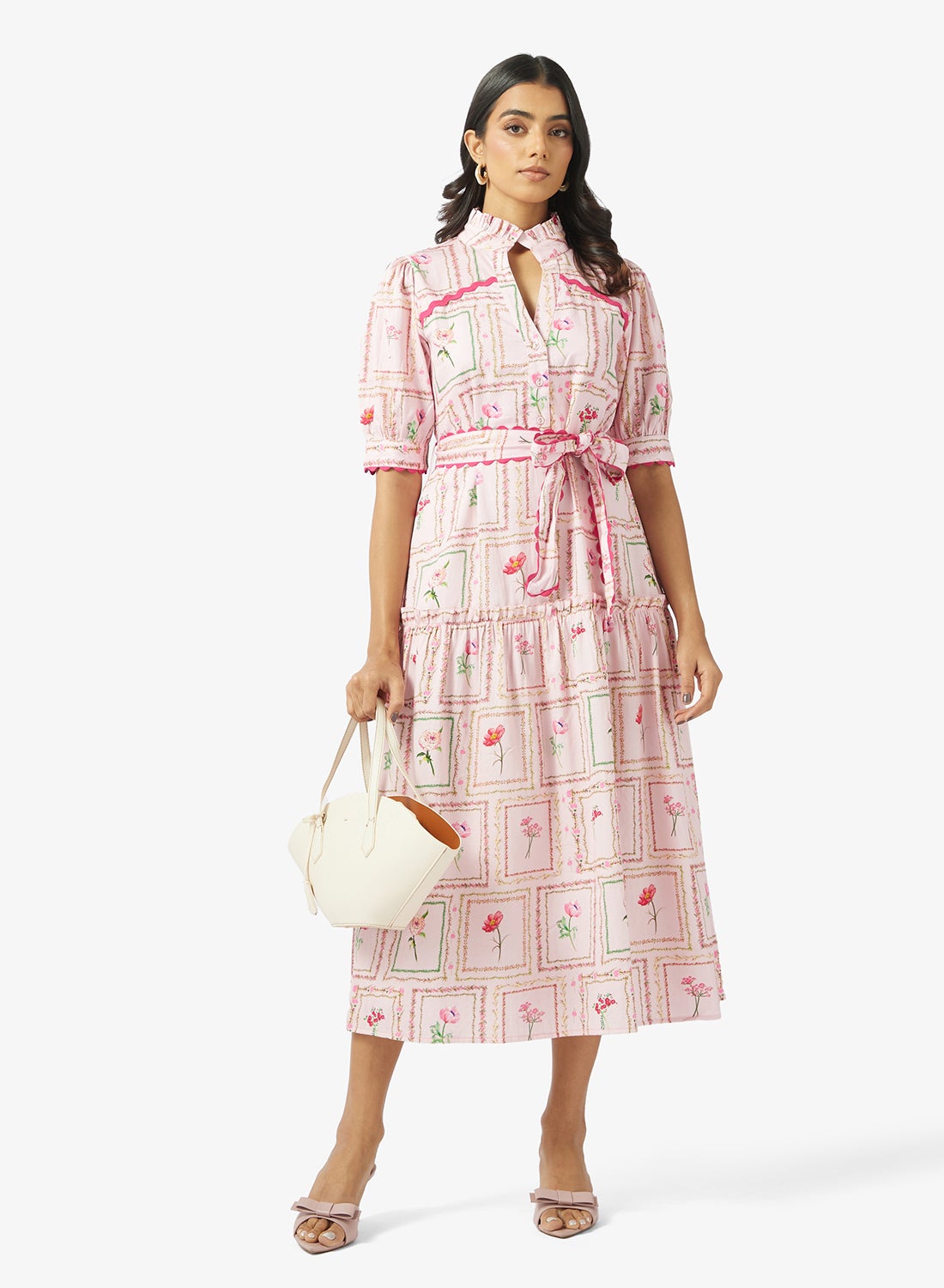 فستان ميدي بأزرار وتنورة متدرجة وحزام خصر